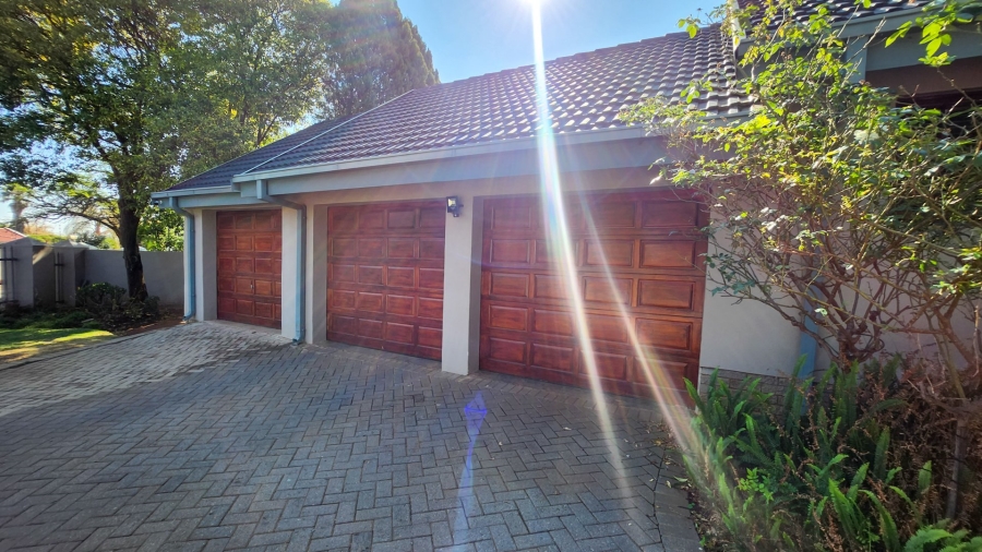 5 Bedroom Property for Sale in Wilkoppies North West